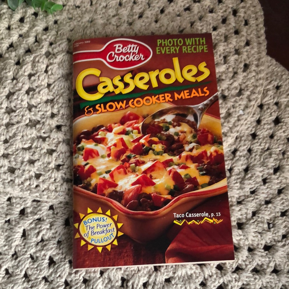 Betty Crocker Casseroles & Slow Cooker Meals Cookbook